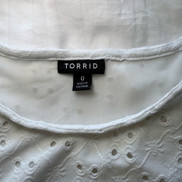 Torrid White Eyelet Soft Girl Summer Ruffle Sleeve top Plus size 0 - Picture 2 of 6